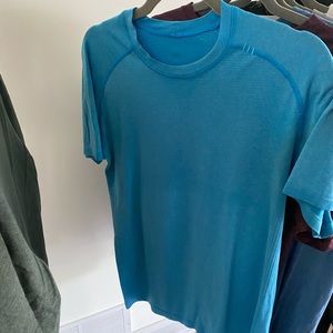 Lululemon performance shirt men’s S
